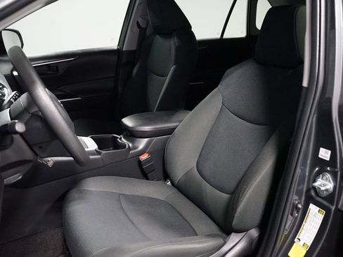 Used 2024 Toyota RAV4 LE FWD image 25