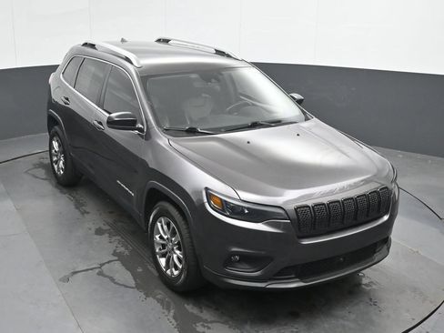 Used 2021 Jeep Cherokee Latitude Plus AWD/4WD image 32