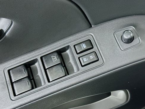 Used 2024 Nissan Frontier SV w/ SV Convenience Package image 15