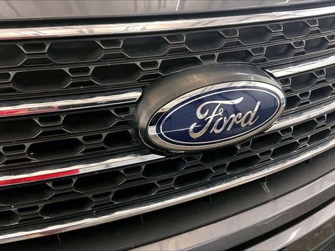 Certified 2022 Ford Explorer XLT w/ Equipment Group 202A image 30