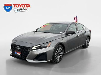 Used 2024 Nissan Altima 2.5 SV