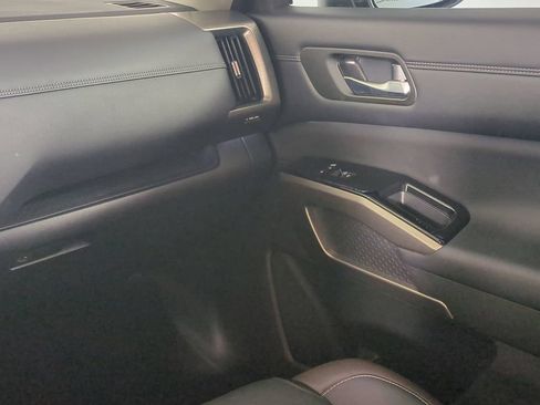 Used 2024 Nissan Pathfinder Platinum AWD/4WD image 21