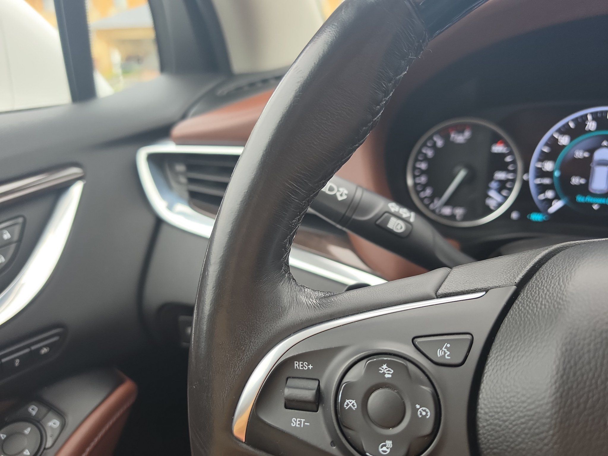 Used 2018 Buick Enclave Avenir AWD/4WD image 33