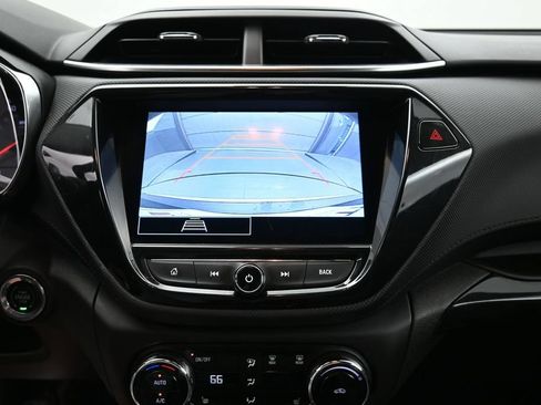 Used 2023 Chevrolet TrailBlazer LT w/ Convenience Package FWD image 9