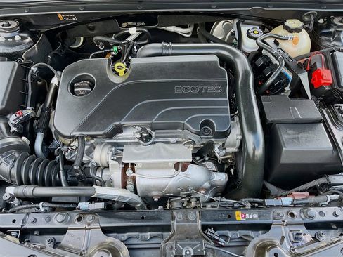 Used 2022 Chevrolet Malibu LT FWD image 30