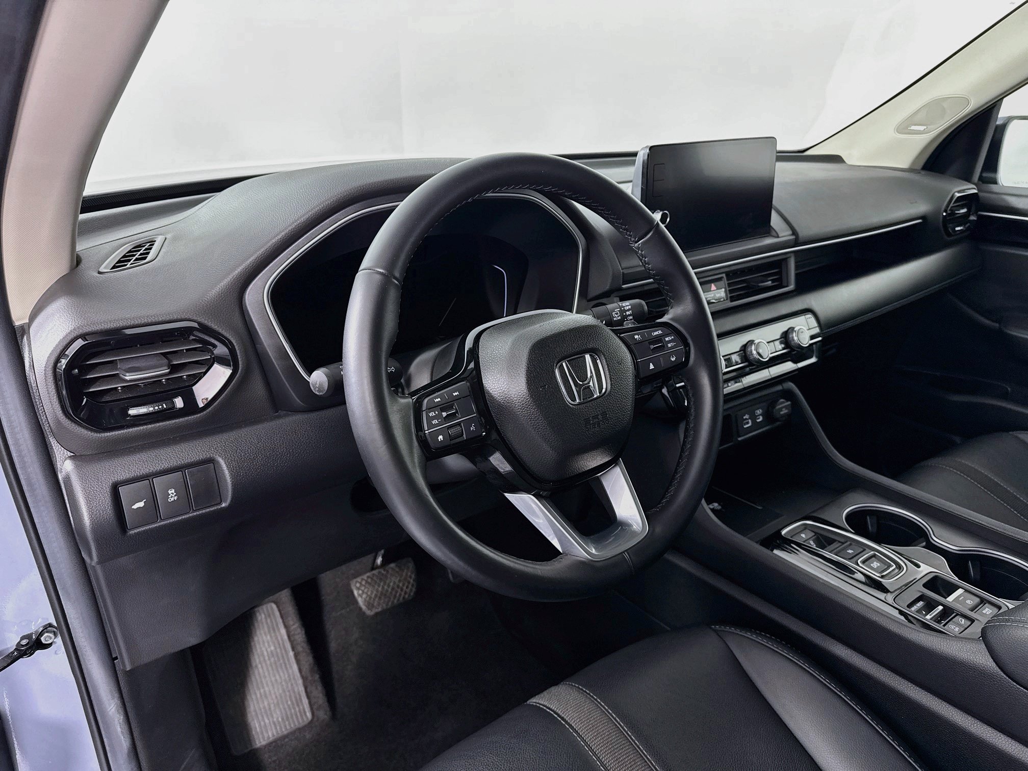 Certified 2025 Honda Pilot Touring image 9
