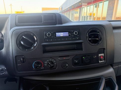 Used 2021 Ford E-350 and Econoline 350 Super Duty w/ Power Windows & Locks Group image 27