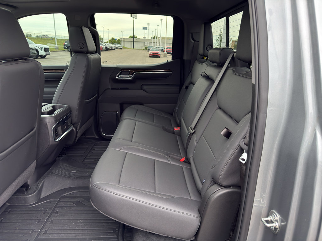 Used 2025 GMC Sierra 1500 Elevation w/ Elevation Premium Package AWD/4WD image 11