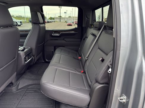 Used 2025 GMC Sierra 1500 Elevation w/ Elevation Premium Package AWD/4WD image 11