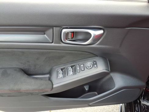 Used 2024 Honda Civic Type R image 11