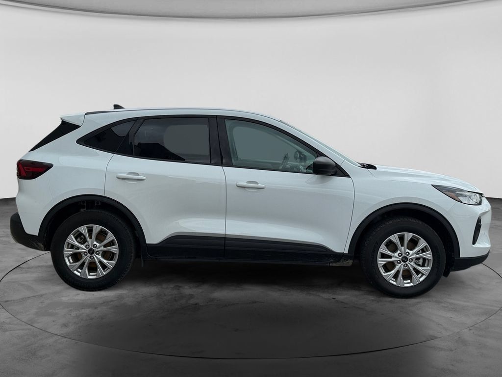 Used 2025 Ford Escape Active AWD/4WD image 9