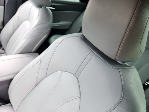 Used 2020 Toyota Avalon XLE w/ Moonroof Package FWD image 27
