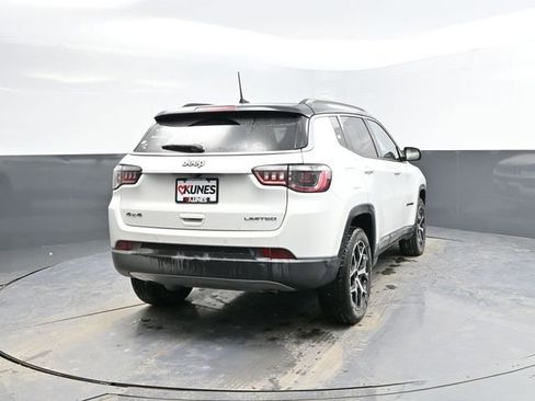 Used 2024 Jeep Compass Limited image 9
