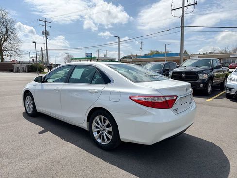 Used 2015 Toyota Camry XLE w/ Moonroof Package image 11
