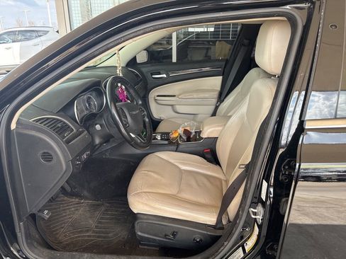 Used 2015 Chrysler 300 Limited image 4
