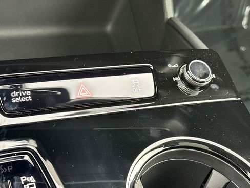 New 2025 Audi A6 e-tron Premium Plus image 19