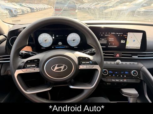 Certified 2024 Hyundai Elantra SEL FWD image 12