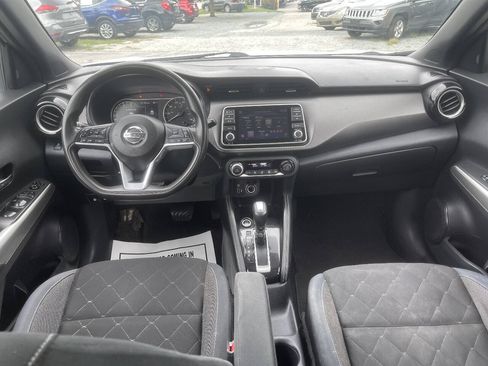Used 2018 Nissan Kicks SV FWD image 21