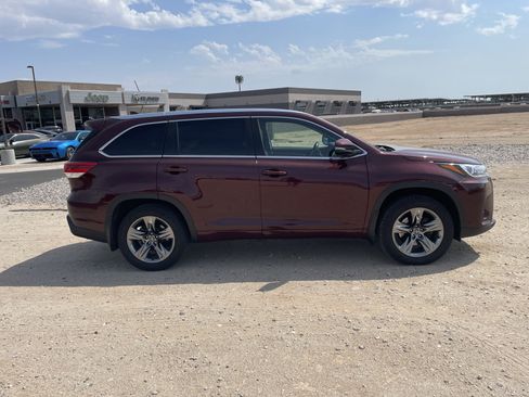 Used 2019 Toyota Highlander Limited Platinum AWD/4WD image 6