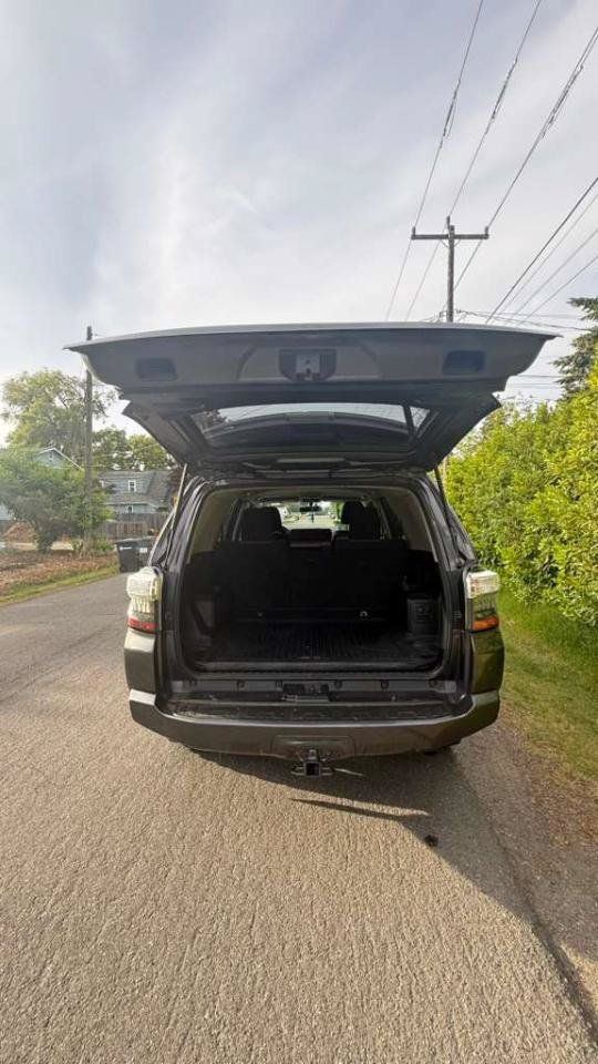 Used 2018 Toyota 4Runner SR5 RWD image 11