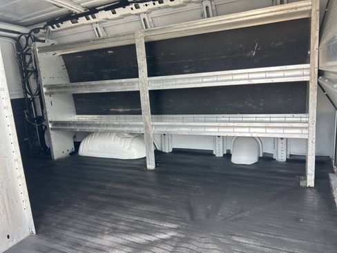 Used 2017 Chevrolet Express 2500 RWD image 19