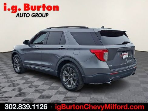 Used 2021 Ford Explorer XLT w/ Equipment Group 202A image 4