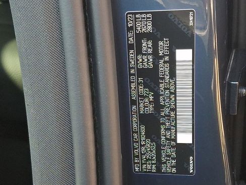 Certified 2024 Volvo XC60 B5 Plus w/ Climate Package image 27