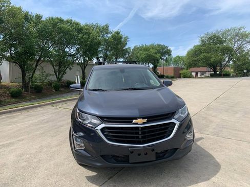 Used 2018 Chevrolet Equinox LT image 2