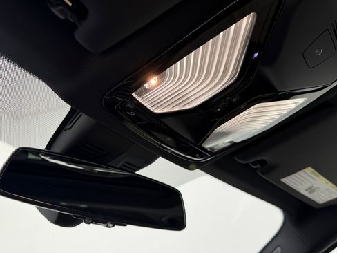 Certified 2023 BMW 330i Sedan w/ M Sport Package image 19