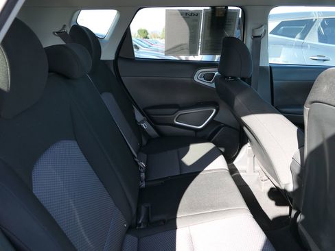 Used 2023 Kia Soul LX image 23