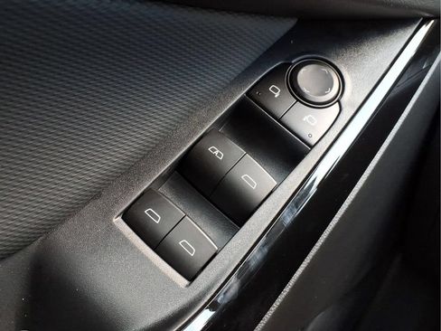 New 2026 Chevrolet Equinox LT w/ Safety and Technology Package FWD image 15