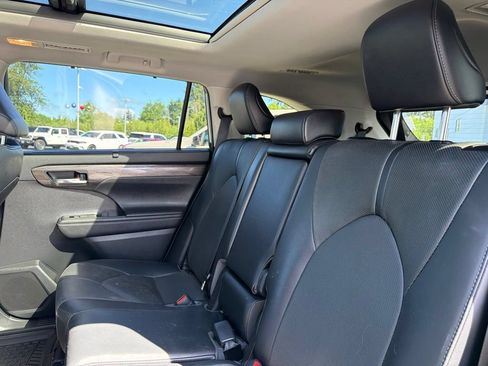 Used 2020 Toyota Highlander Limited AWD/4WD image 8
