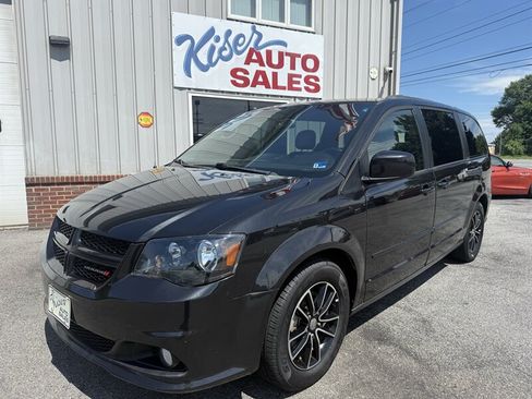Used 2017 Dodge Grand Caravan GT FWD image 2