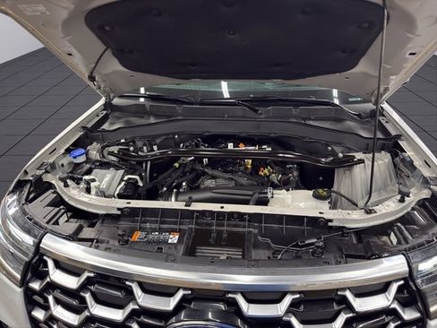 Used 2025 Ford Explorer Platinum w/ LUX Leather Package image 21