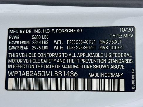 Certified 2021 Porsche Macan S AWD/4WD image 12