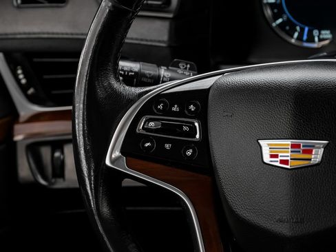 Used 2019 Cadillac Escalade ESV Premium Luxury RWD image 14