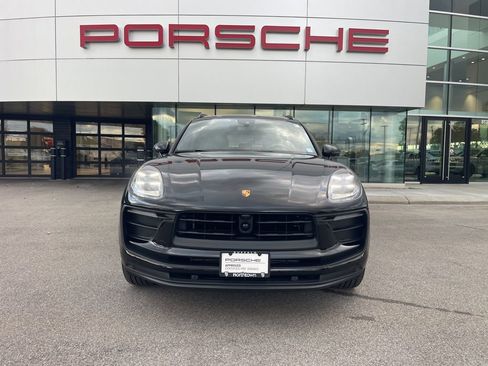 Certified 2025 Porsche Macan image 12
