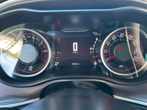 Used 2019 Dodge Challenger SXT AWD/4WD image 11