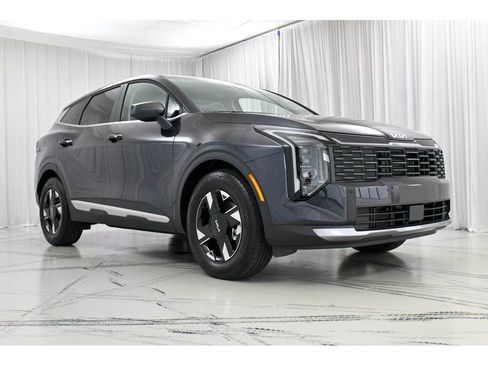 New 2026 Kia Sportage LX image 2
