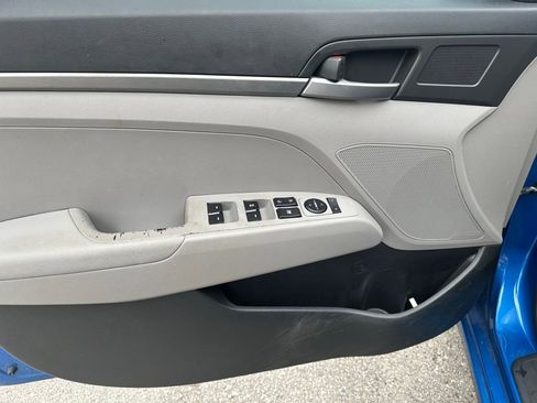 Used 2017 Hyundai Elantra SE image 20