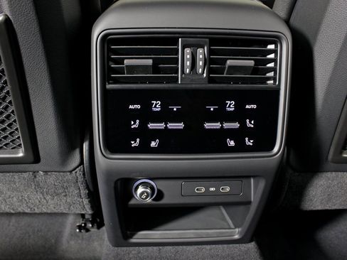 New 2026 Porsche Cayenne image 38