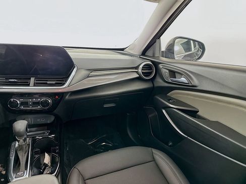 Used 2024 Chevrolet Trax ACTIV w/ Driver Confidence Package image 30