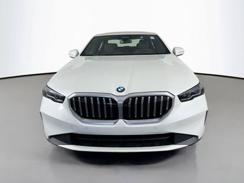 Used 2026 BMW 530i xDrive AWD/4WD image 9