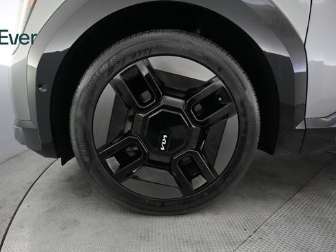 Used 2024 Kia EV9 GT-Line AWD/4WD image 19