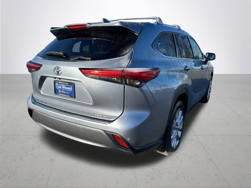 Used 2021 Toyota Highlander Limited image 7