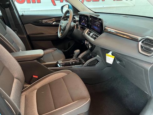 Used 2025 Chevrolet TrailBlazer LT image 6