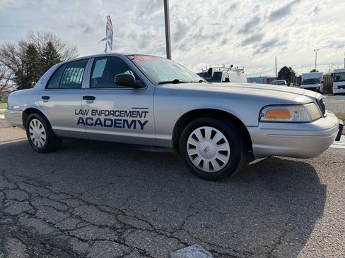 Used 2008 Ford Crown Victoria Police Interceptor image 1