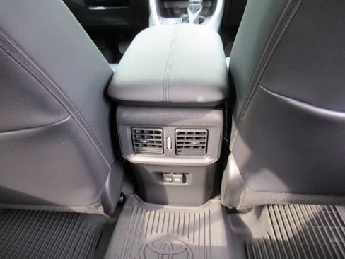 Used 2022 Toyota RAV4 XLE Premium AWD/4WD image 32