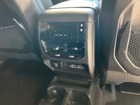 Used 2023 Jeep Grand Cherokee L Laredo AWD/4WD image 25