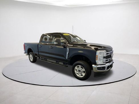Used 2025 Ford F250 XLT w/ Snow Plow Prep Package image 9